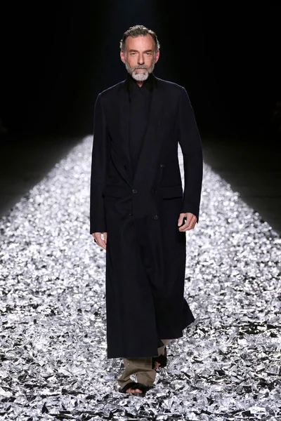 Look 1